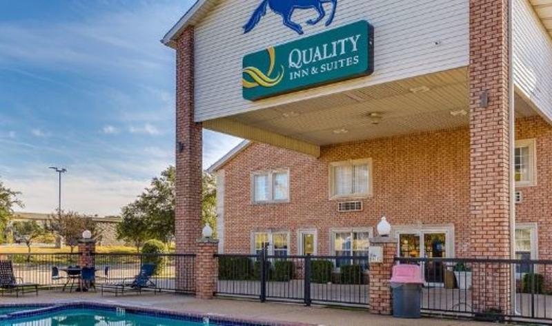 Quality Inn & Suites フォートワース エクステリア 写真