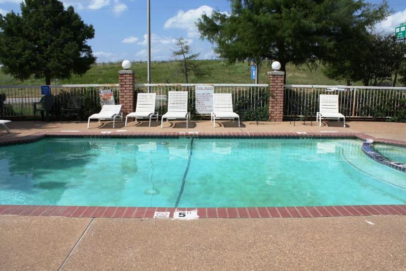 Quality Inn & Suites フォートワース エクステリア 写真